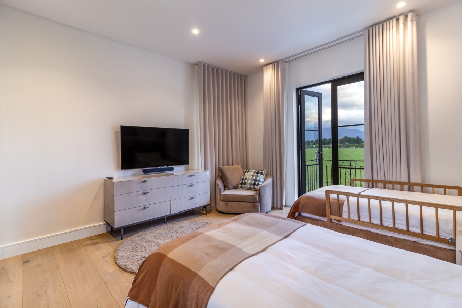 5 Bedroom Property for Sale in Val De Vie Estate Western Cape